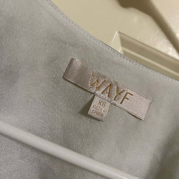 WAYF Blue Puffed Sleeved Smock Blouse - Picture 4 of 7